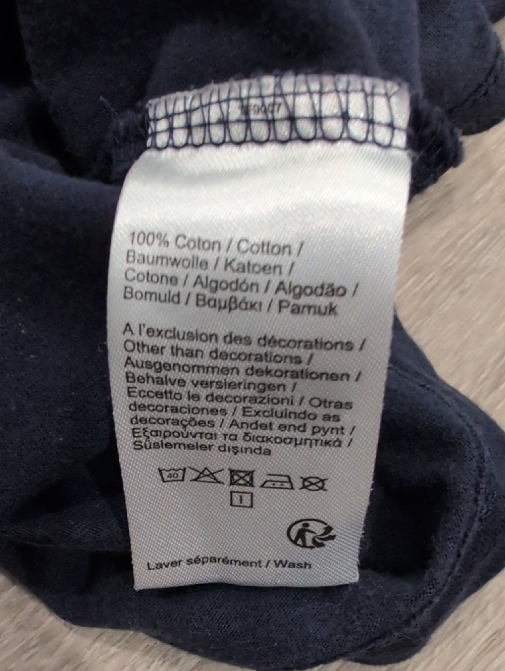 Lacoste Long Sleeve T - Picture 5 of 7